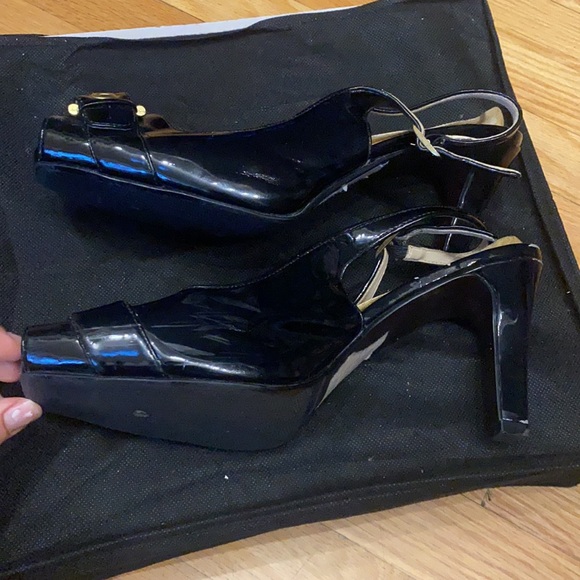 Black Slingback heel with oversized buckle - Picture 4 of 6